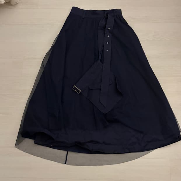 Pocket belt sheer skirt