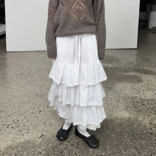 오픈와이와이 롤 웨이스트 티어드 롱 스커트 화이트