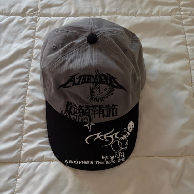 아조바이조 자수 볼캡 그레이