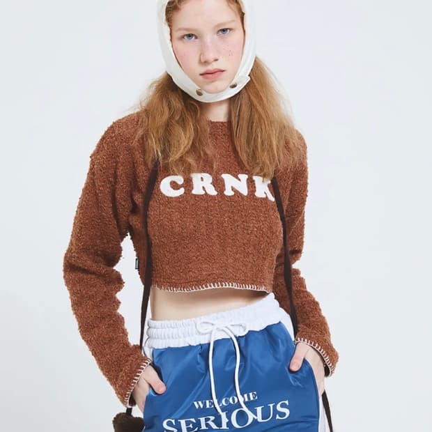 크랭크 양털 크롭 니트