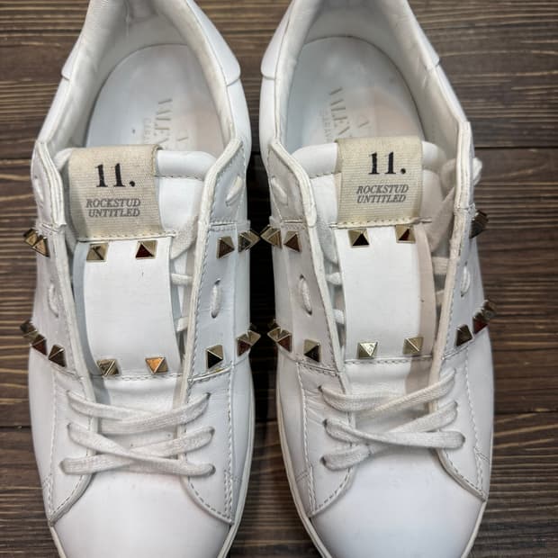 발렌티노 락스터드 언타이틀 스니커즈 EU40(255)