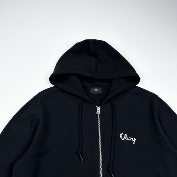오베이 이니셜 로고 블랙 후드집업 (M)