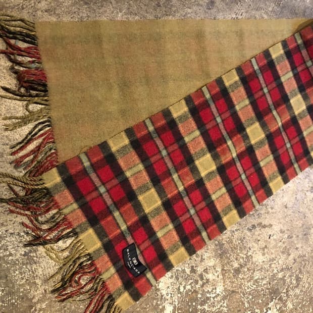 발렌시아가 체크 머플러