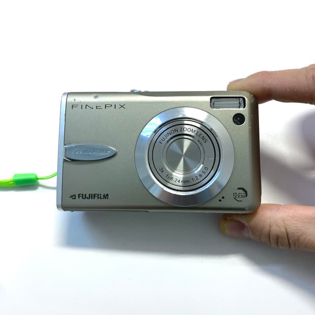 후지 파인픽스 F30 디지털 카메라