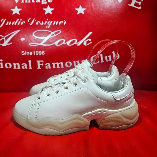 OAMC x 아디다스오리지널 TYPE-2L 오프화이트 가죽 스니커즈