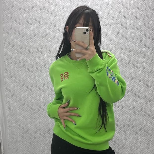 엄브로 올드스쿨 키치 프린팅 네온그린 약기모 맨투맨 95 C07792