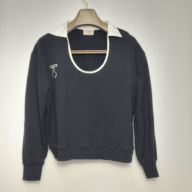 카라배색리본유넥맨투맨