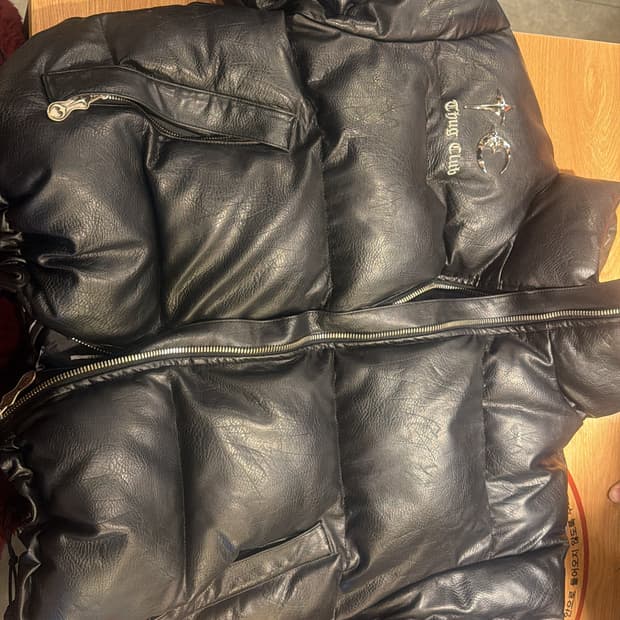 thug club 래더패딩