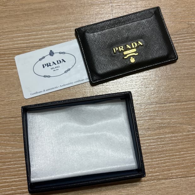 프라다 사피아노 카드지갑