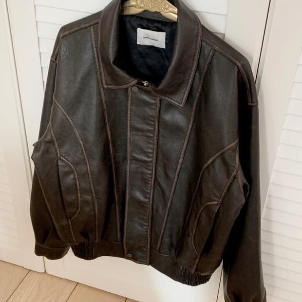 원더원더 세터 빈티지 워싱 절개 박시 레더 자켓