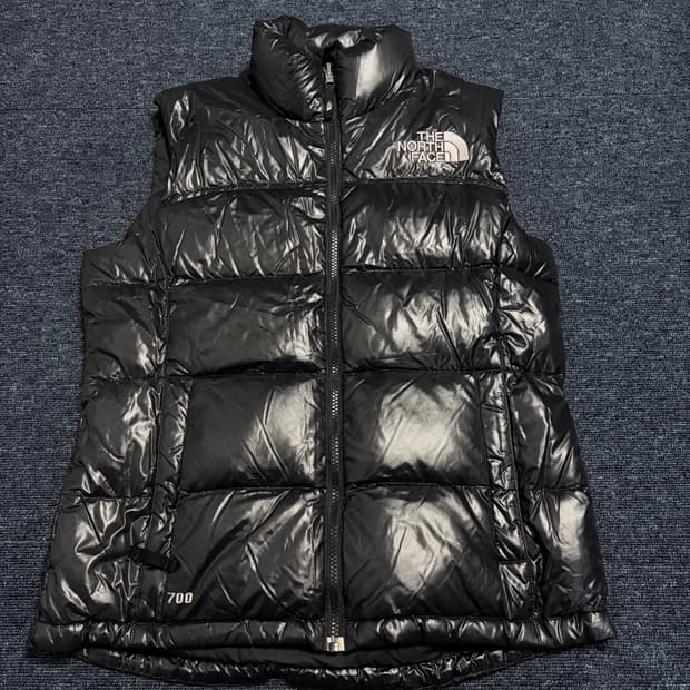 노스페이스 700 눕시 유광 조끼 패딩