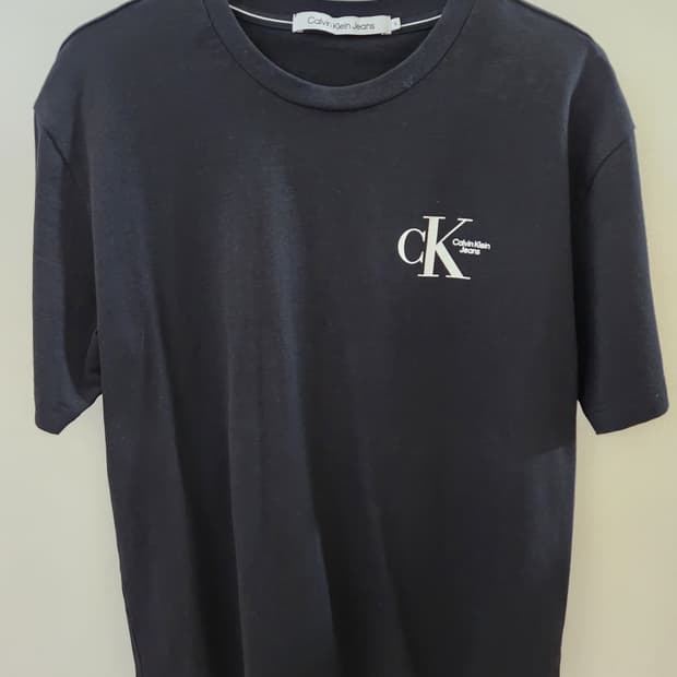 Ck 반팔티 블랙 S 무신사정품 새상품