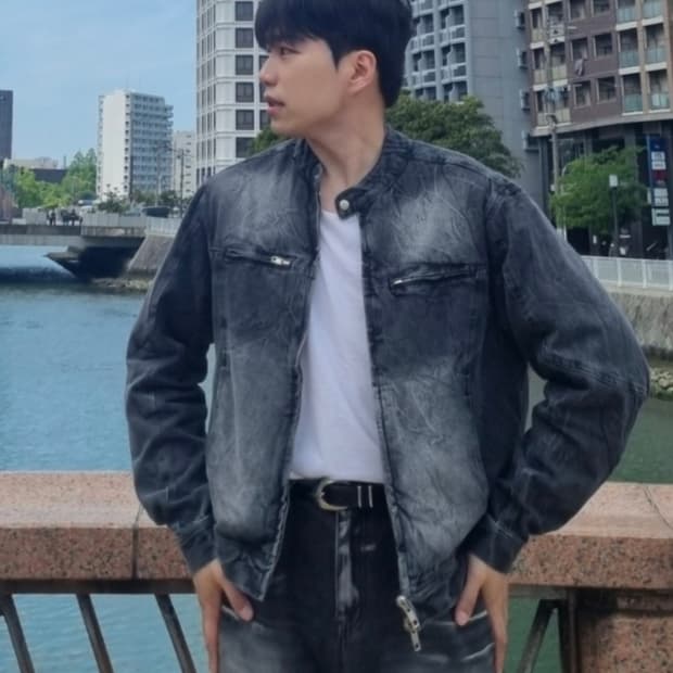 Free / 흑청 ) 스톤 워싱 바이커 오버핏 데님 자켓
