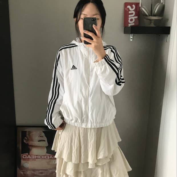 아디다스 삼선 로고 사이드라인 화이트 바람막이자켓