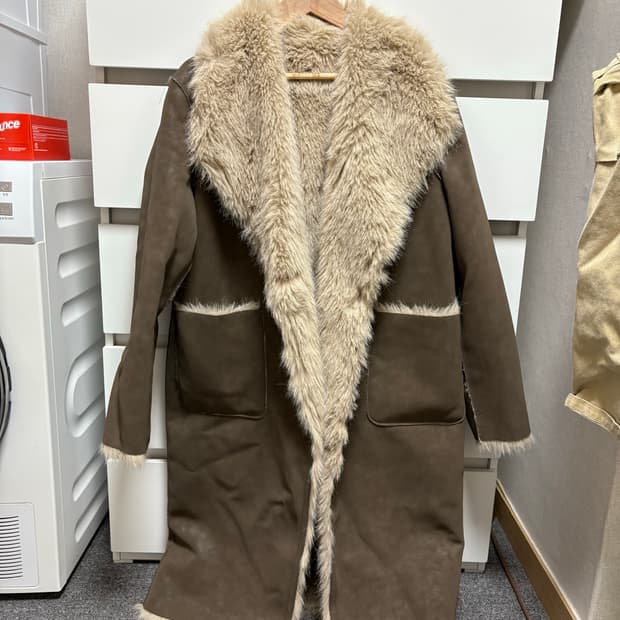 자라 무스탕 라지