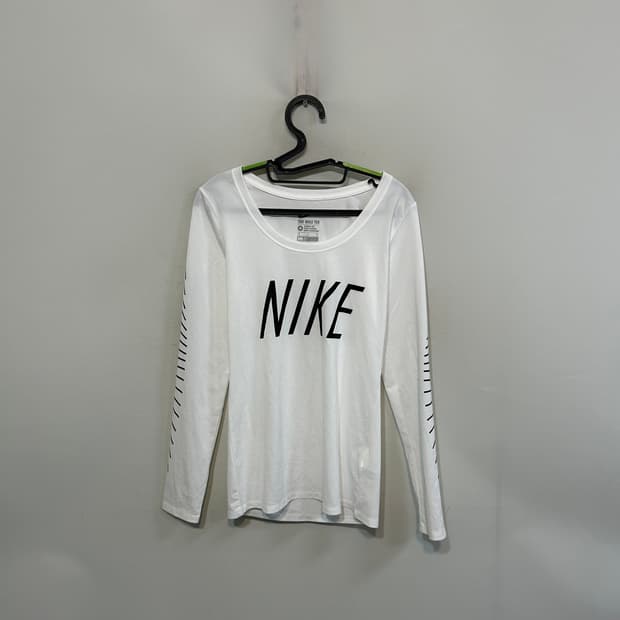 나이키 여성 티셔츠 M