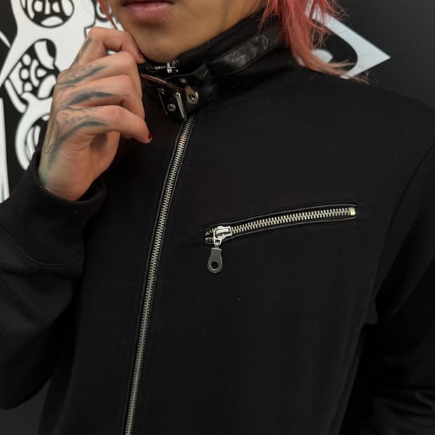 Black high-neck 2-strap zip-up jacket