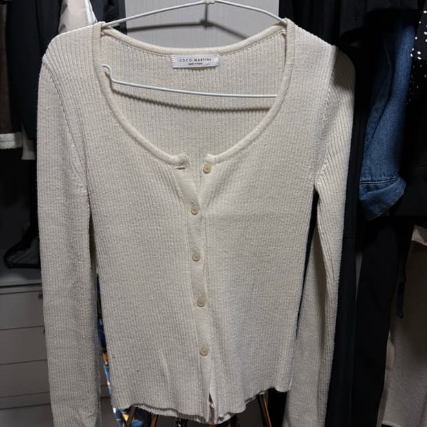 베이지 슬림핏 니트