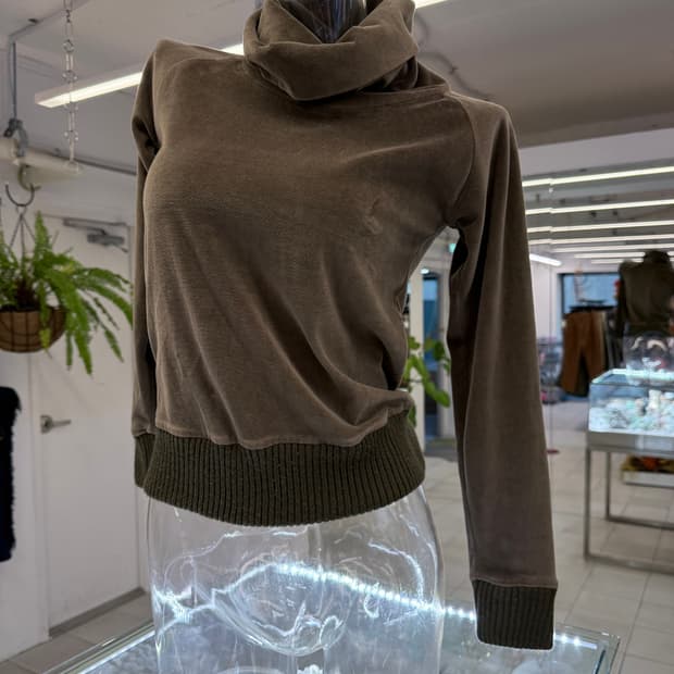 velour turtle neck top