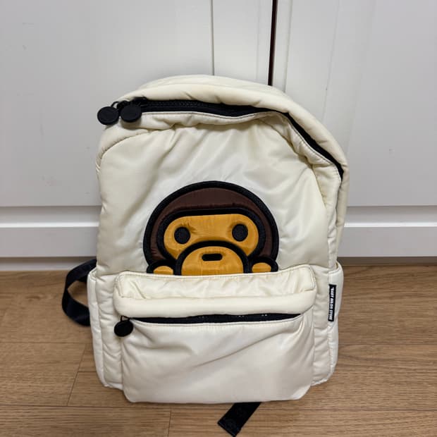베이프 정품 베이비 마일로 미디움 백팩