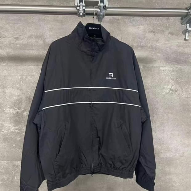 새상품 / 바람막이 / XL (약 105~110 사이즈)