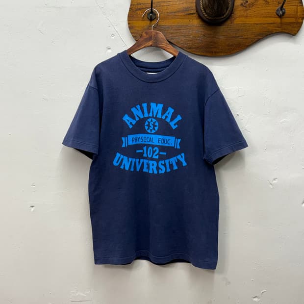 90s HANES BEEFY-T Graphic T-Shirt