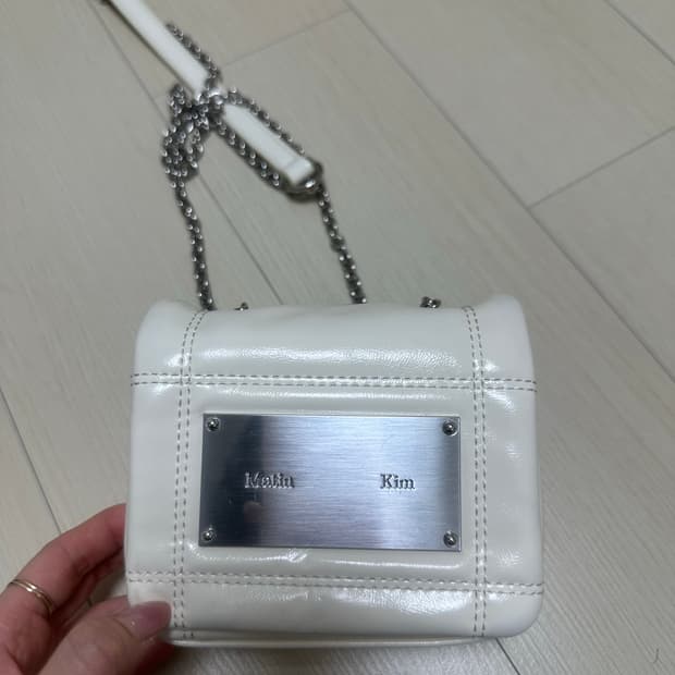 마뗑킴 화이트 크로스백