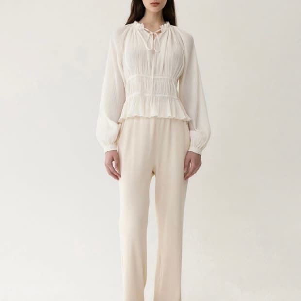 킨더살몬 FW23 Shirring Blouse 셔링 블라우스