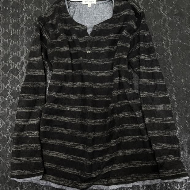 “Vintage” Black Stripe Layered Sleeve