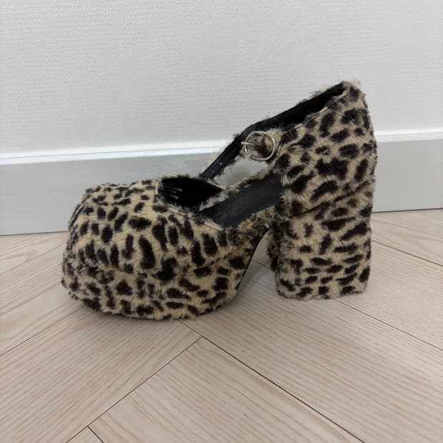 unif 유니프 STACE PLATFORM 레오파드 US6