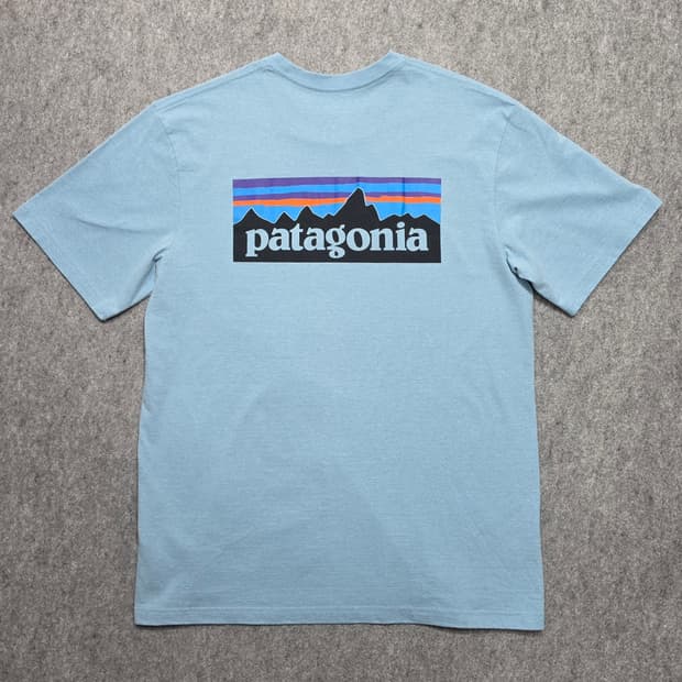 파타고니아 P-6 레귤러핏 베이직 반팔티 M