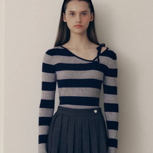 로라로라 컷 아웃 리본 보더 니트 네이비