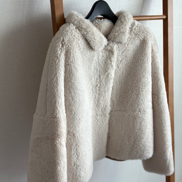 스튜디오톰보이 에코퍼 숏 무스탕 