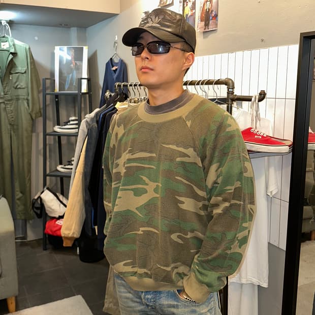 90’s American camo pattern faded sweat