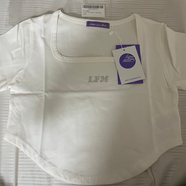 레터프롬문 티어링 커브 티셔츠 (화이트)