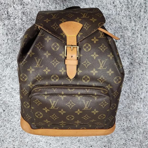 루이비통 모노그램 몽수리 GM 백팩