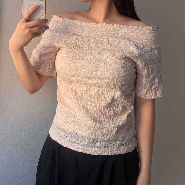 프릴 오프숄더 블라우스