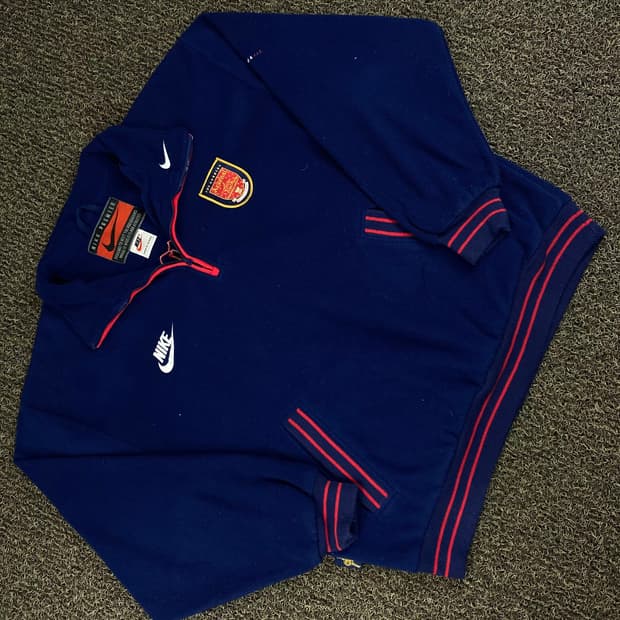 나이키 00‘s 아스날 빅로고 네이비 플리스 아노락