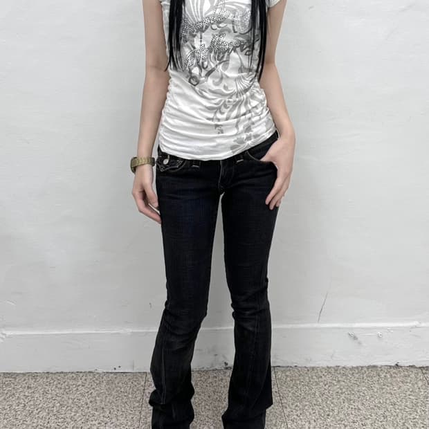 Floral pattern cubic lettering short sle