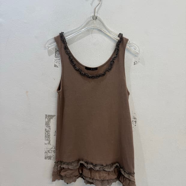Vintage lace sleeveless top