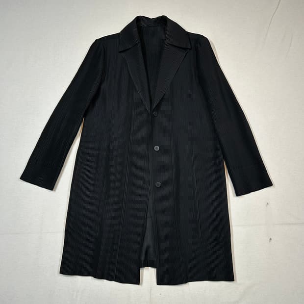 2) 이세이미야케 플리츠 버튼 자켓 코트 블랙