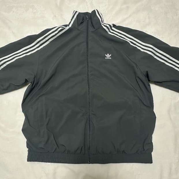 아디다스 아딜레니움 트랙탑