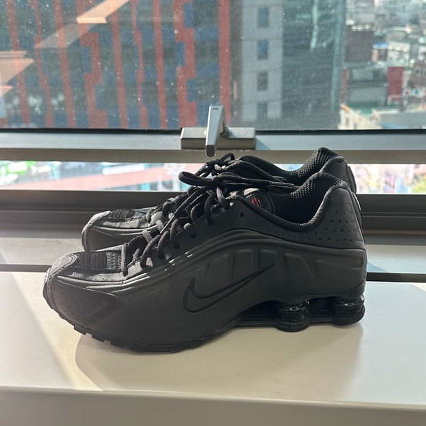 나이키 샥스 블랙 270