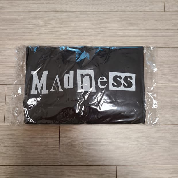 사카이 반팔 티 2