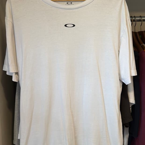 오클리 반팔티 2XL 화이트 OSAKA 그래픽