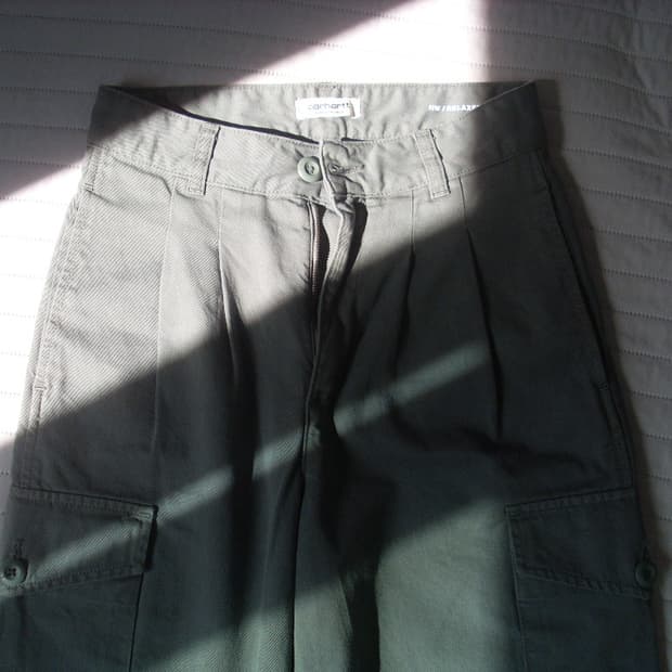 (W) 칼하트 WIP 스모크 그린 가먼트 다이드 콜린스 팬츠