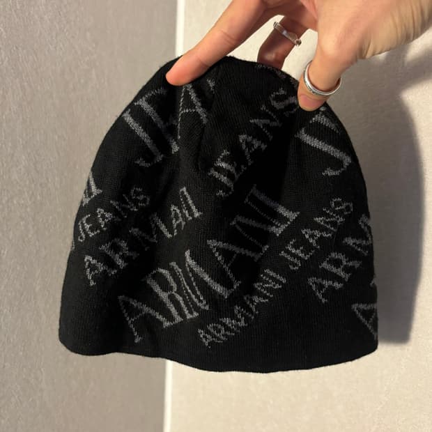 아르마니 진스 비니