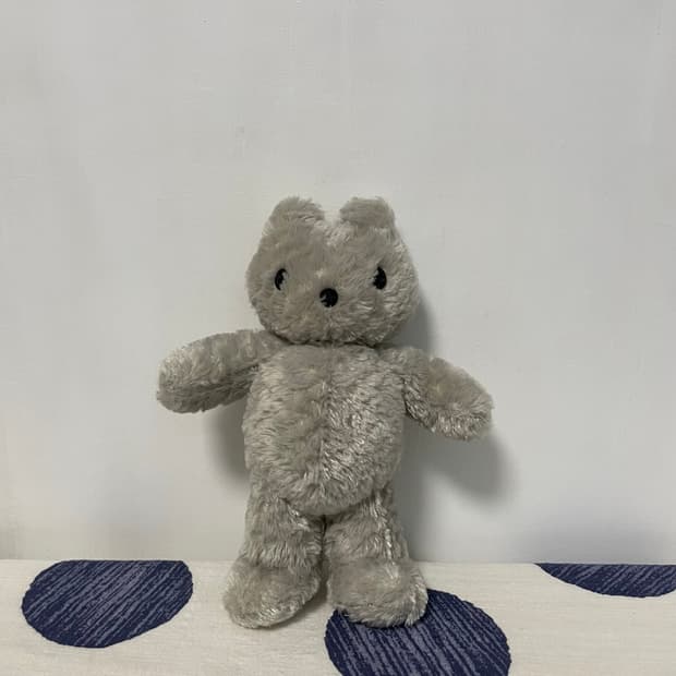 회색 곰 인형