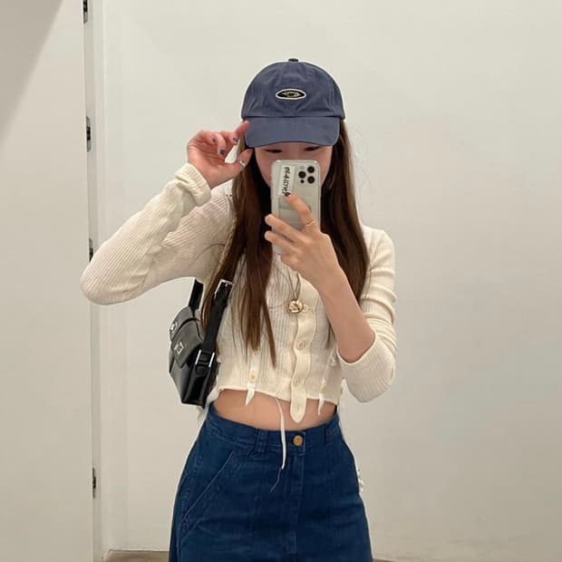 후미카우치다 코르셋가디건 아이보리 오눅착용