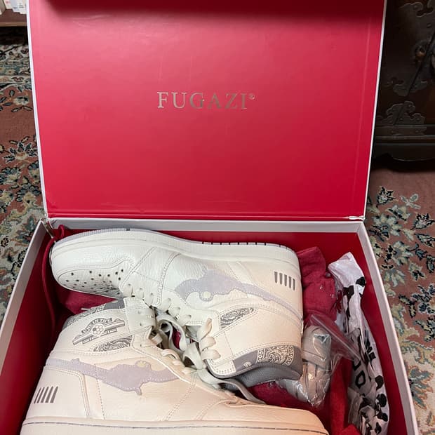 FUGAZI One In The Chamber 푸가지 조던1 화이트